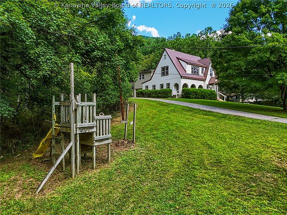 5th image of 123 Pleasant Ln