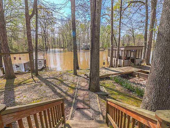 4th image of 289 River Bend Rd