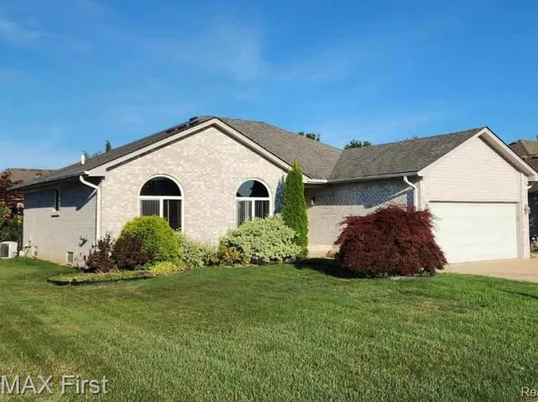 49464 Maurice Dr, Chesterfield, MI 48047