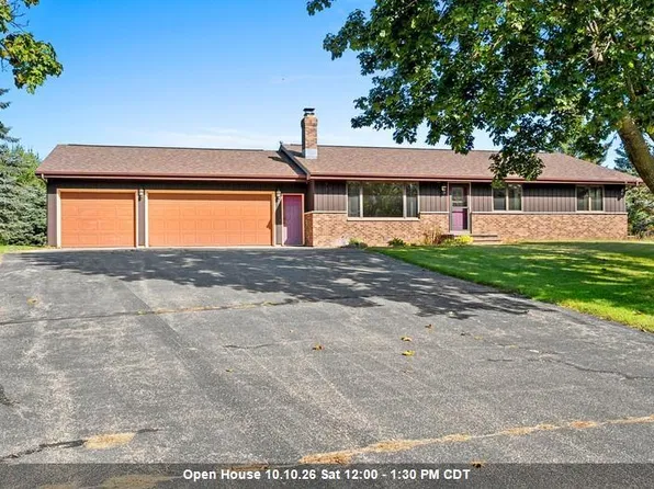 W8136 Sandy Ln, Hortonville, WI 54944