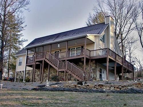1st image of 11 Cliff View Ln