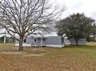 1607 Mallard Ln, Sealy, TX 77474