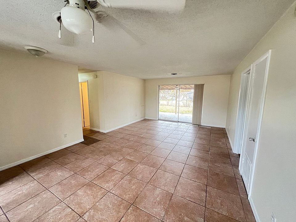 1st image of 1112 Dickens Ave