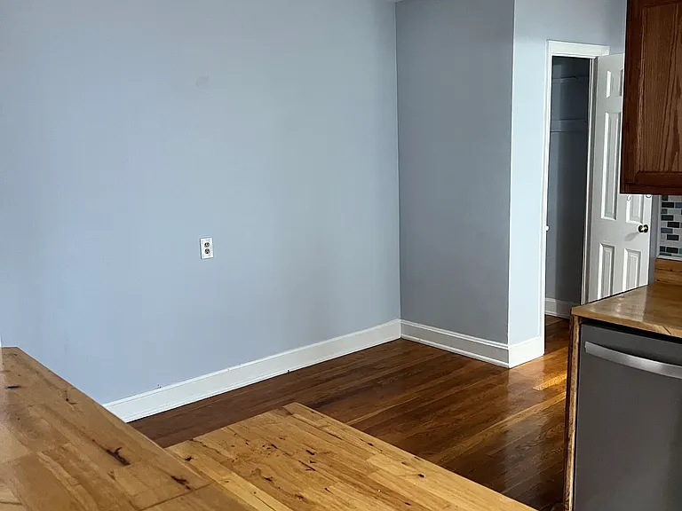 6122 Arnsby Pl #4 — Photo 3