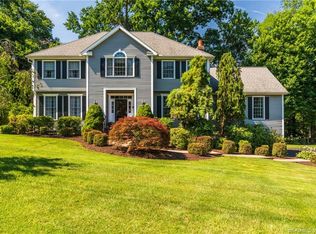 11 Blackhawk Rd, Trumbull, CT 06611