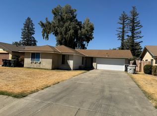 2909 N Elm Ct, Visalia, CA 93291