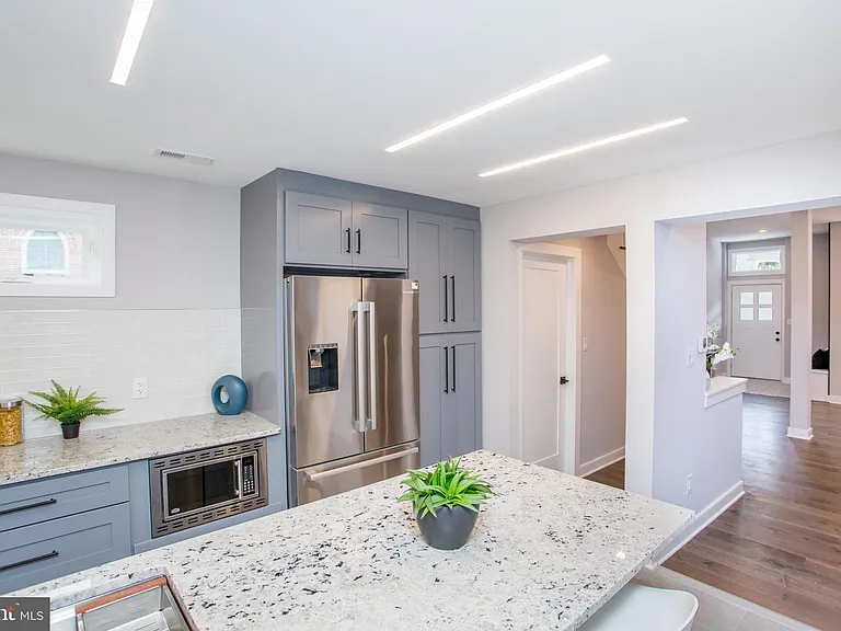 327 Wood St — Photo 30