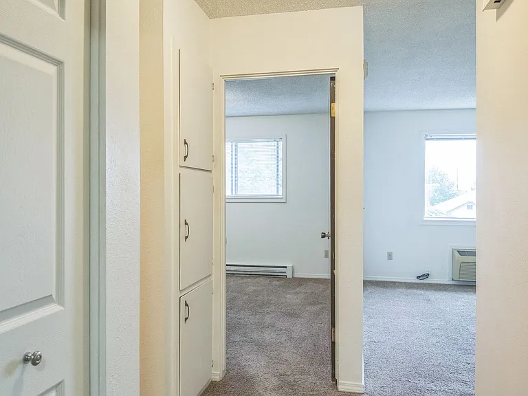 20th Ave Apartments — Photo 13
