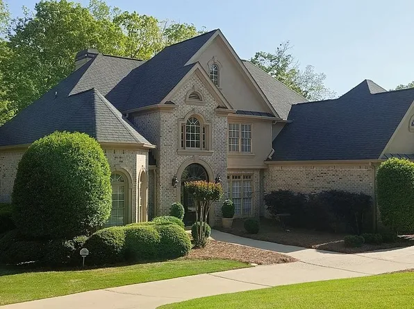 5359 Point South Dr, Gainesville, GA 30504