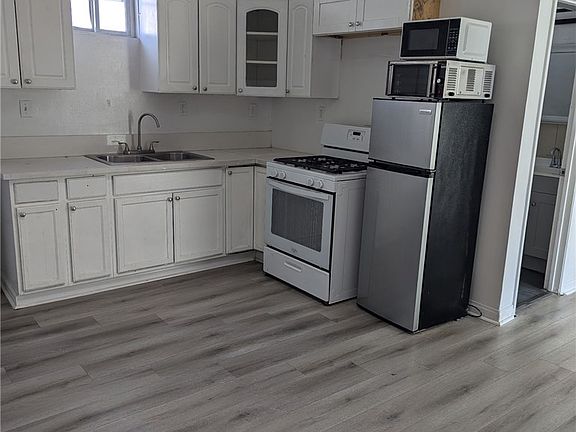 3rd image of 643 East Broadway
