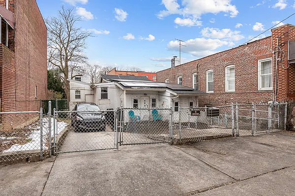 Sold by Keller Williams Realty Landmark II | media 1