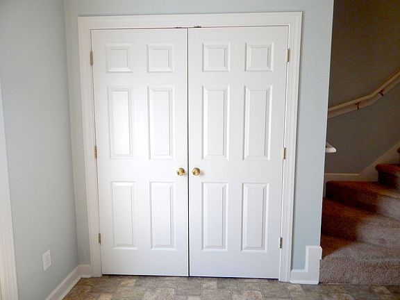 4th image of 300 Ashwood Dr