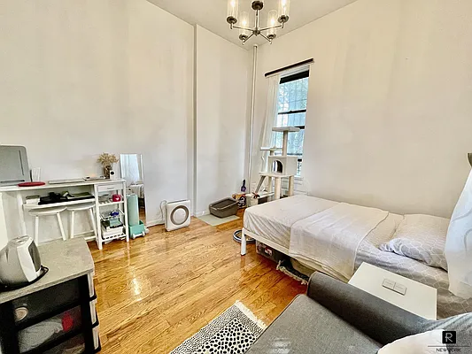 Rented by R New York | media 26