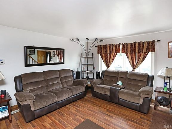 5th image of 1728 Maumee Dr