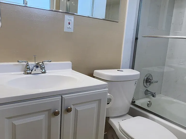 752 Deland Ave #2 — Photo 15