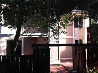 2445 Southgate Sq, Reston, VA 20191