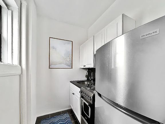 5th image of 367 Edgecombe Ave #48