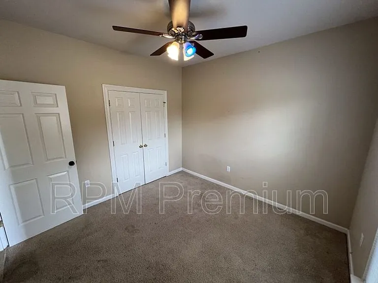 5557 Arialo Dr — Photo 21