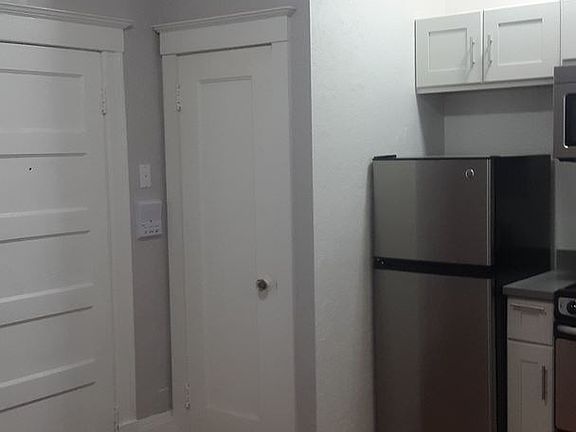 5th image of 1241 Bush St APT 205