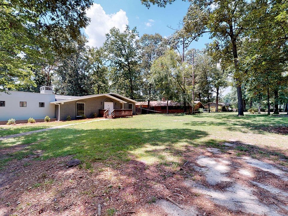 1st image of 121 Carter Woods Dr