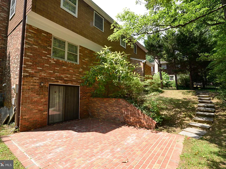 1317 Forestwood Dr — Photo 38