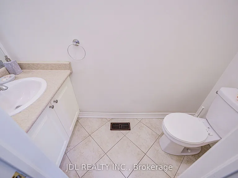 1139 Cenotaph Blvd — Photo 24