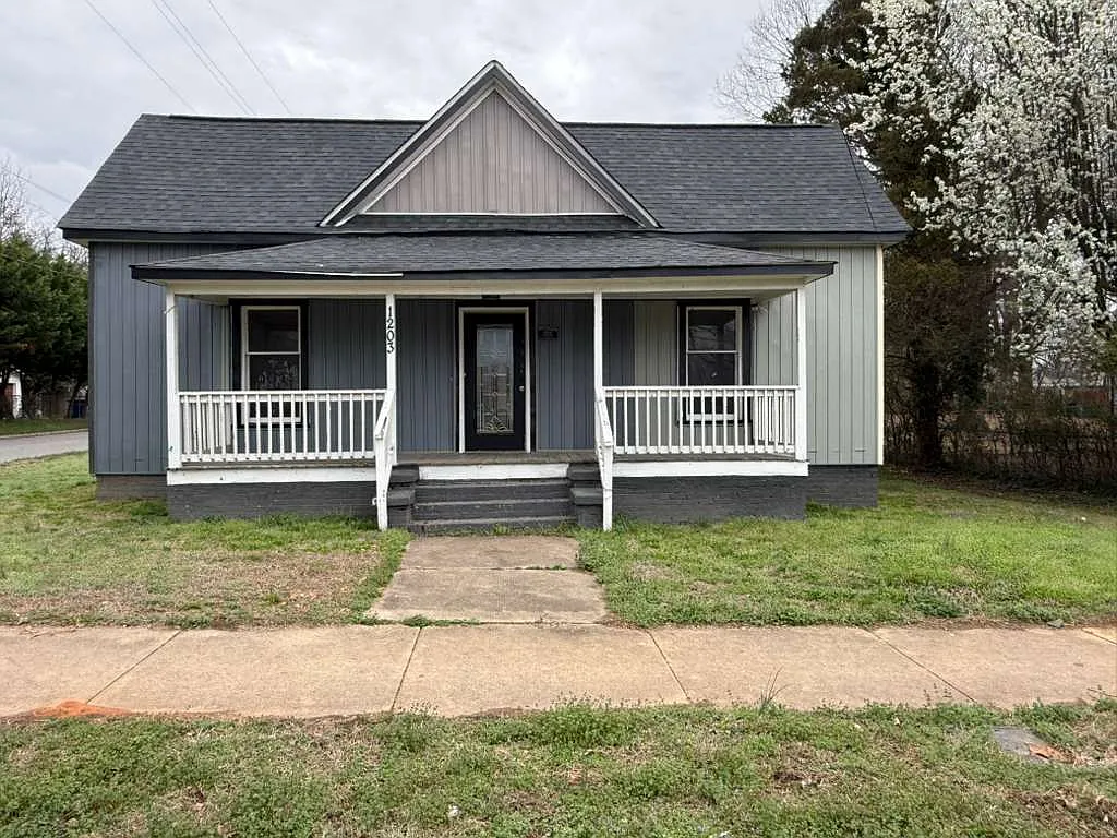 1203 Wilson W Lee Blvd — Photo 1
