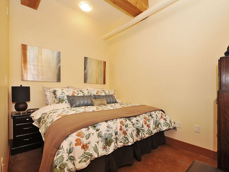 Victoria Apartment for rent - 2 Bedrooms — photo 12