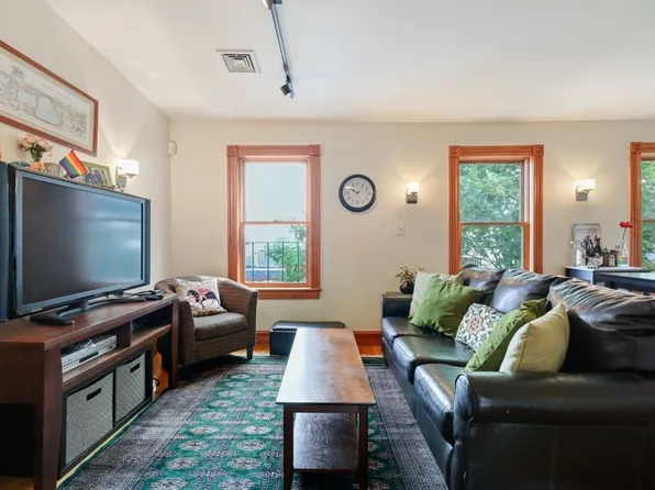 296 W 3rd St #3, South Boston, MA 02127