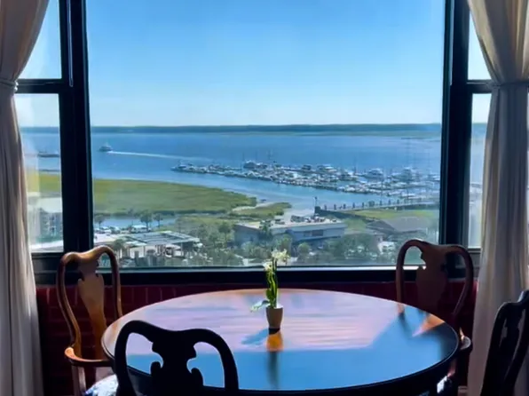 14 Lockwood Dr APT 10D, Charleston, SC 29401