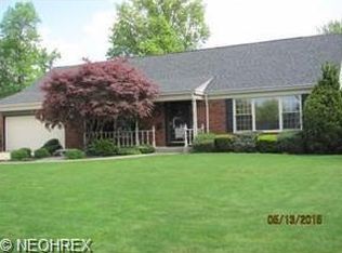 711 N Woodhill Dr, Amherst, OH 44001