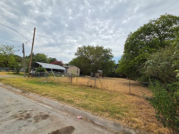 4th image of 701 Angus Dr