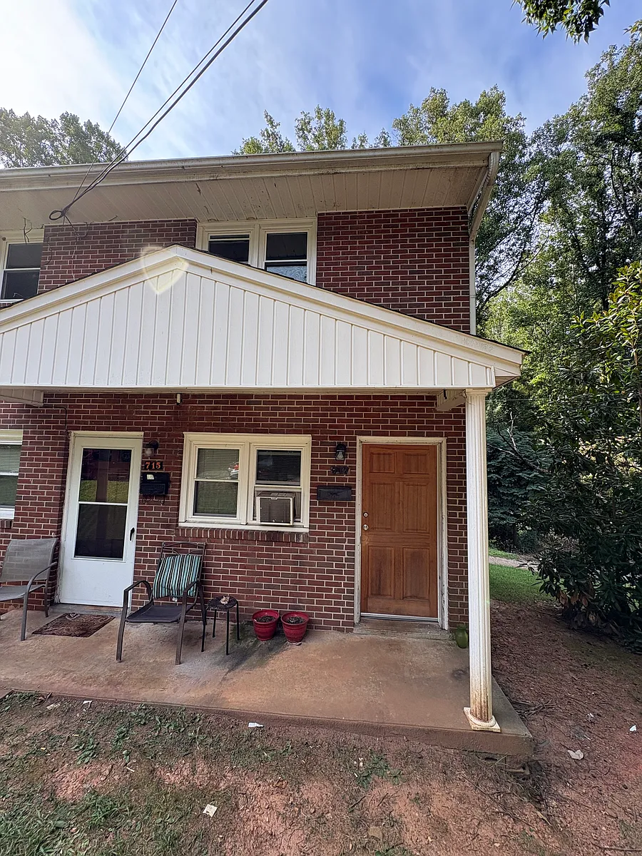 Building Photo - 717 F St