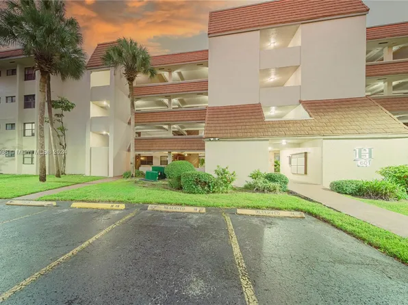 601 Ives Dairy Rd APT 103-8, Miami, FL 33179