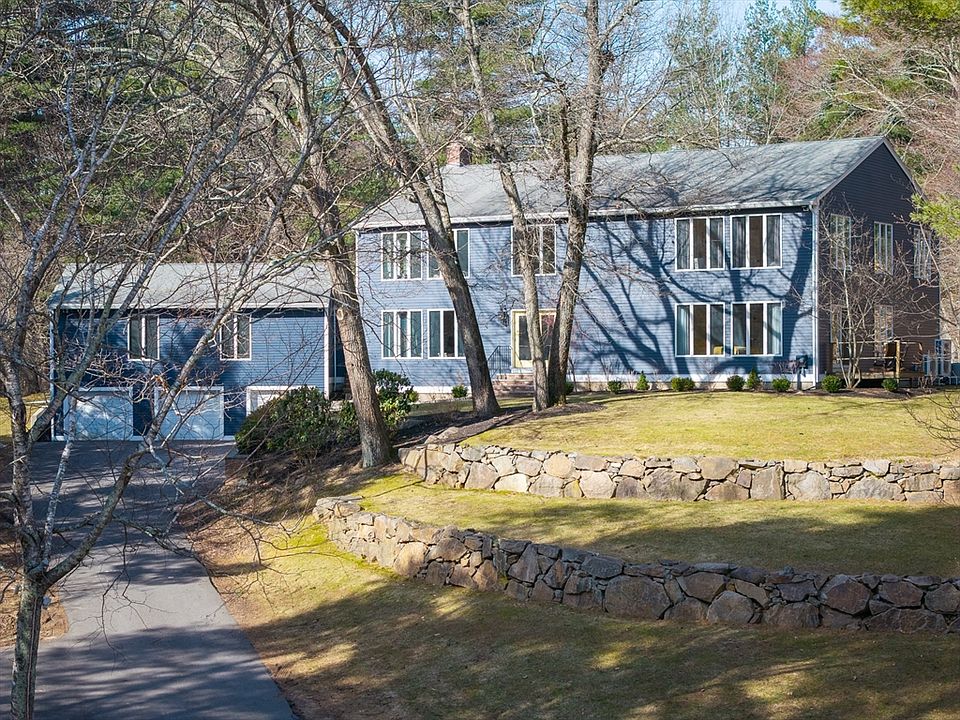 1st image of 5 Comstock Ln