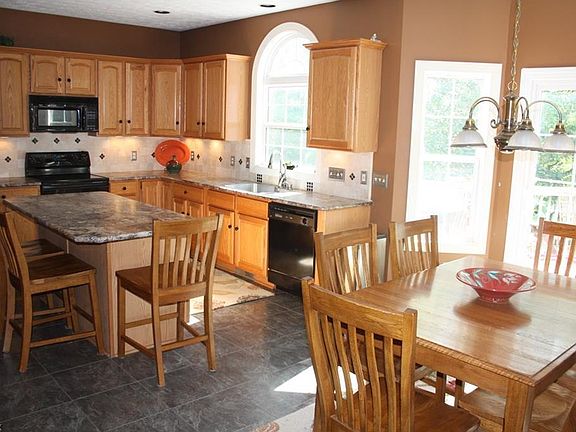 5th image of 334 Glenmoor Dr