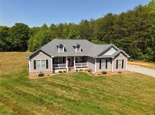 552 Tom Hunter Rd, Pilot Mtn, NC 27041