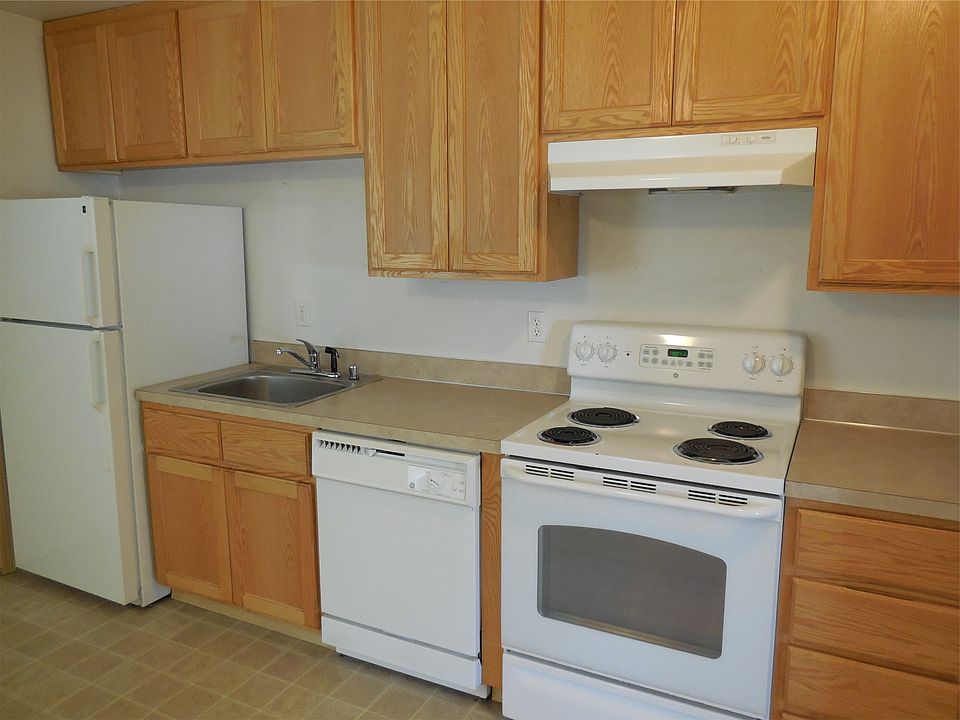 1st image of 715 Cedar Ave APT B
