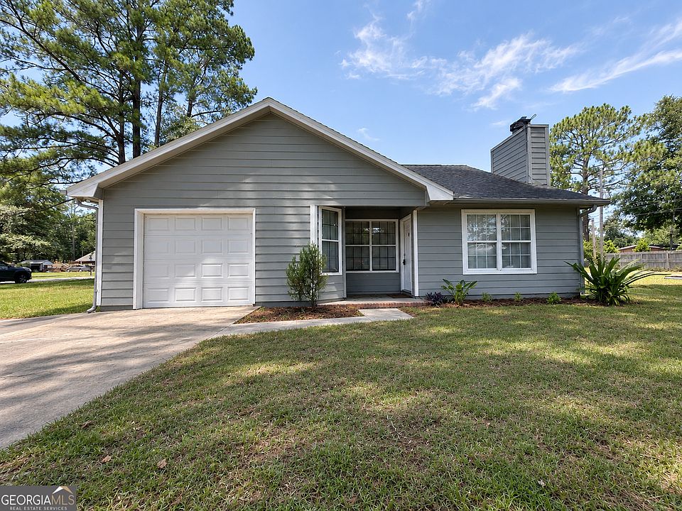 1st image of 145 Maplehurst Dr