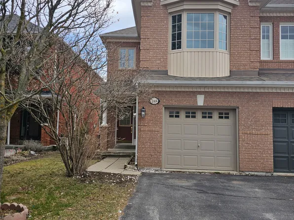 241 Denise Cir, Newmarket, ON L3X 2K1