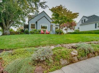 937 SW Evans St, Portland, OR 97219