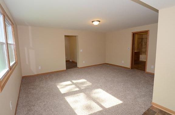 5th image of 530 Van Buren St