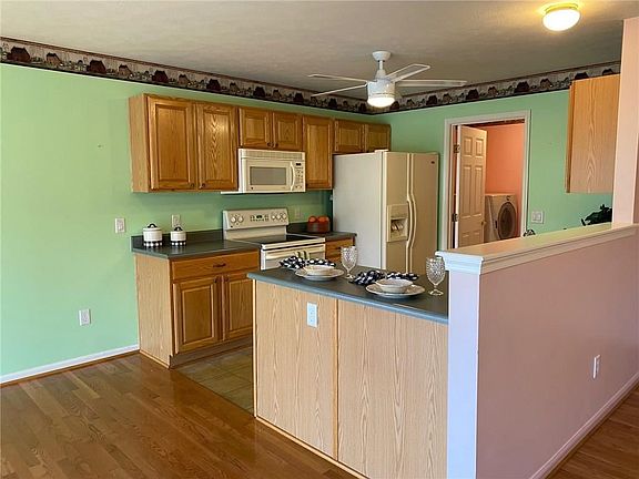 4th image of 46 Foxtail Ln
