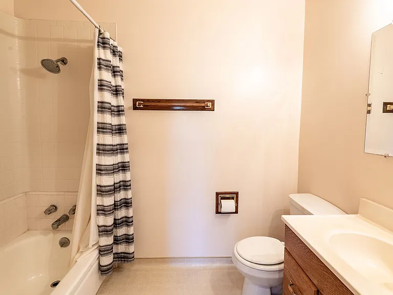 315 Heidi Dr — Photo 13