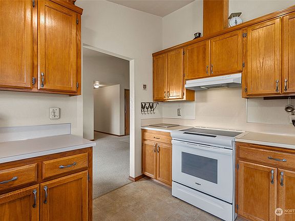 5th image of 14127 Affermer Court SW