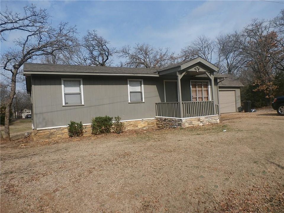 1st image of 107 Oak Tree Ln