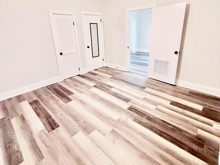 1411 E Main St #7 — Photo 7