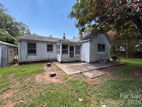 5th image of 3415 Orr St