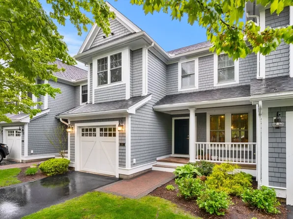 36-36C Seven Springs Ln, Burlington, MA 01803