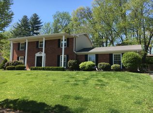 322 Stonecrest Ct, Chesterfield, MO 63017